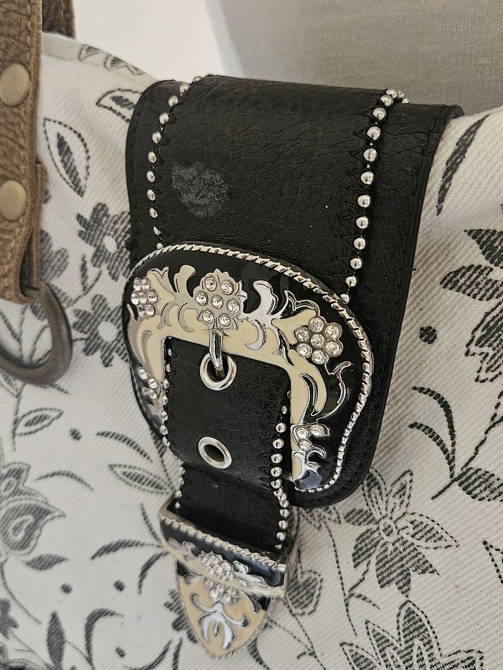 Fringe Myra Tote Bag Purse with Cowhide Accent- One Of A Kind - Picture 5 of 8